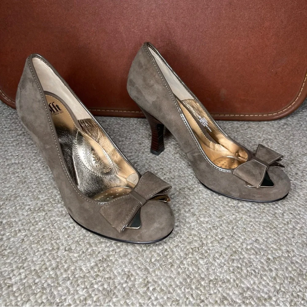 Sofft suede leather heels